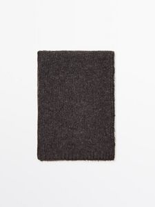 Ribbed knit scarf offers at 374 Dhs in Massimo Dutti