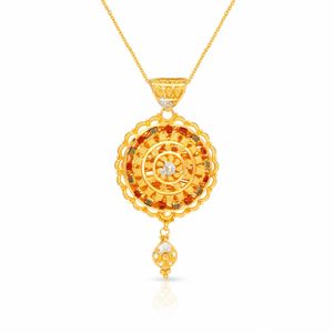Malabar Gold Pendant PD1499329 offers at 1677 Dhs in Malabar Gold & Diamonds