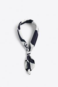 WAVY PRINT BANDANA - LIMITED EDITION offers at 65 Dhs in Zara