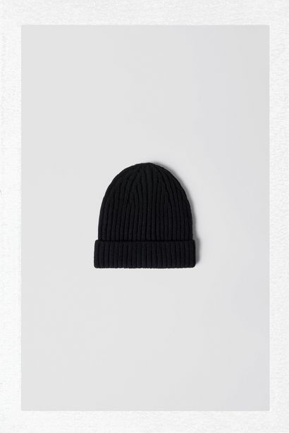 KIDS/ KNIT HAT offers at 59 Dhs in Zara