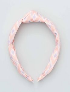 Fabric Alice band with bow offers at 9 Dhs in Kiabi